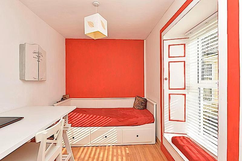 3 Bed Charming For Share ,, Private , Fibre Optik Broadband , Free Parking Couette-café Édimbourg