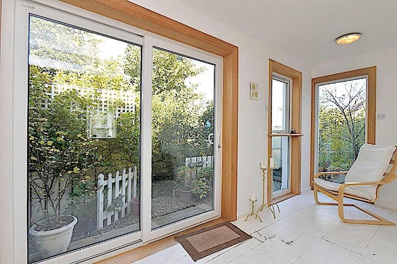 3 Bed Charming For Share ,, Private , Fibre Optik Broadband , Free Parking * Edinburgh